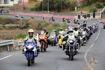 Rugidos moteros en Telde contra los guardarraíles sin protección (Foto Canariasenmoto.com)